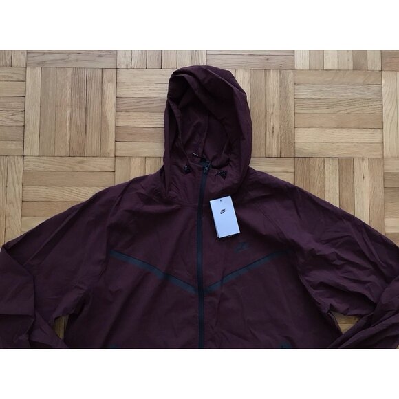 Size XL Mens Nike Tech Windrunner Woven Full-Zip Jacket Purple Maroon HM7151-652 - Picture 2 of 8